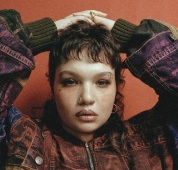 singer Lola Young
